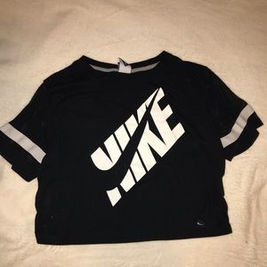 🐝Nike crop top